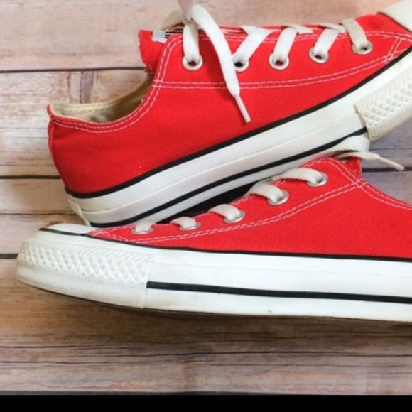 Converse red low - limited sizes - new in box - Picture 2 of 6